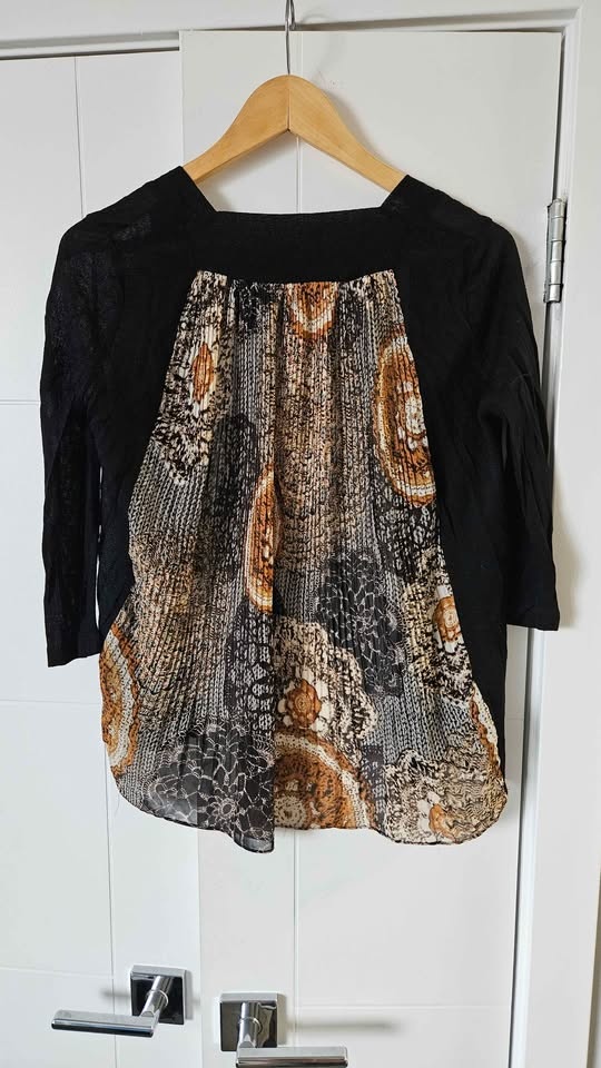 Pair of black/patterned light cardigans - photo 4