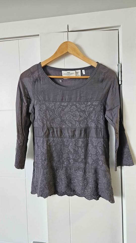 6 Cute Women's Blouses & Tops Bundle - photo 5