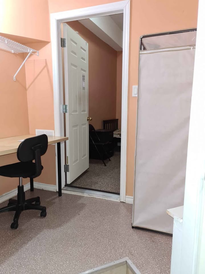 Furnished Room available for Rent - photo 2