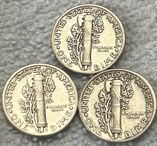 Collection of Three Silver Mercury Dimes - photo 2