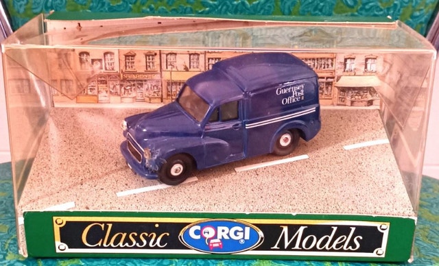Corgi Classic Models D957 Morris 1000 Van Guernsey Post Office