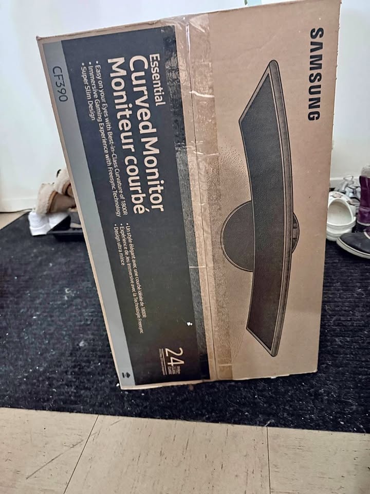 24 in Samsung Curved Monitor