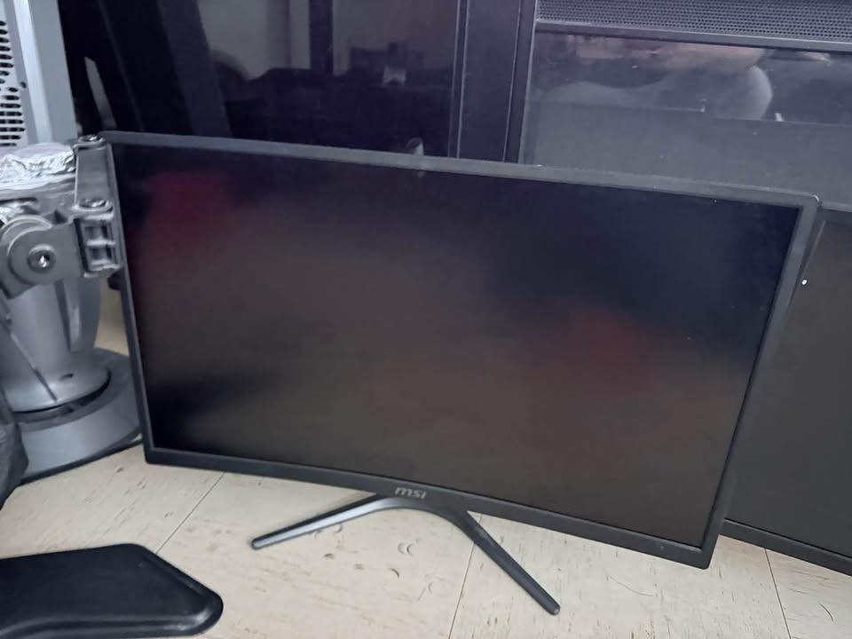2 MSI Optix G24C 24" Monitors + Desk Stand & VESA Mounts - photo 3