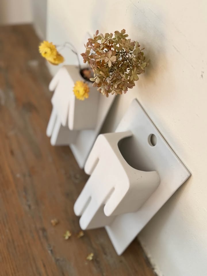CB2 Un Homme & Une Femme Wall Vases - Minimalist Set of 2 - photo 2