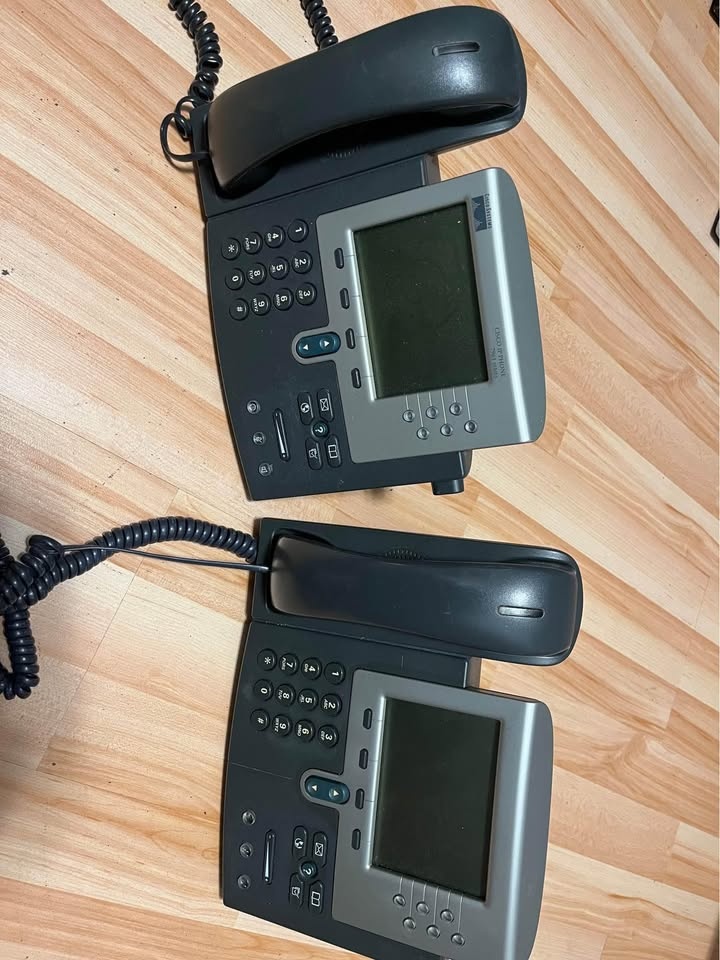 4 Cisco IP Phones