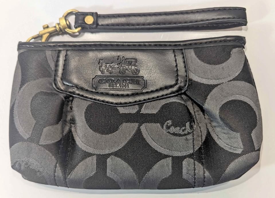 Vintage Y2K Coach Signature Jacquard Pleated Wristlet