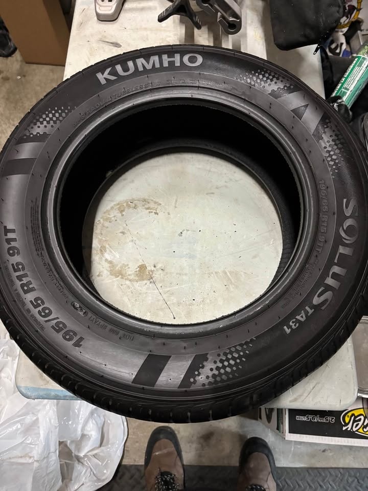 Set of 195/65 R16 All season tires - photo 3