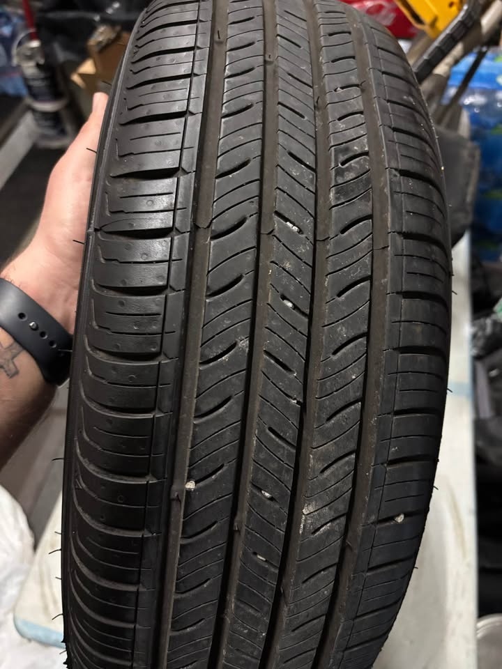 Set of 195/65 R16 All season tires - photo 4