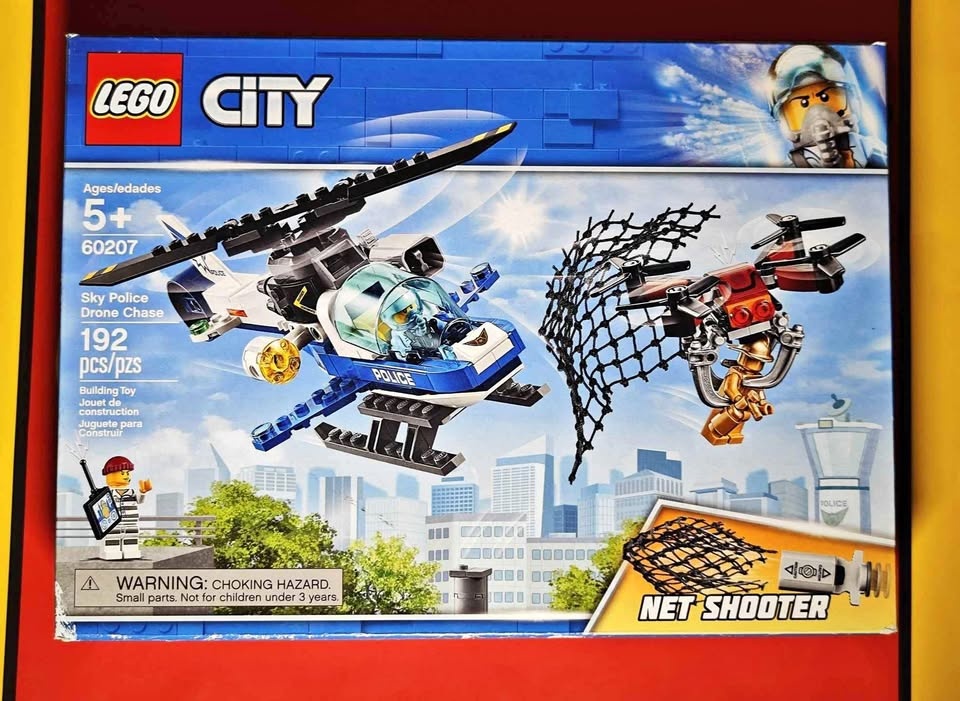 Lego City 60207 Sky Police Drone Chase w/ Golden Firefighter