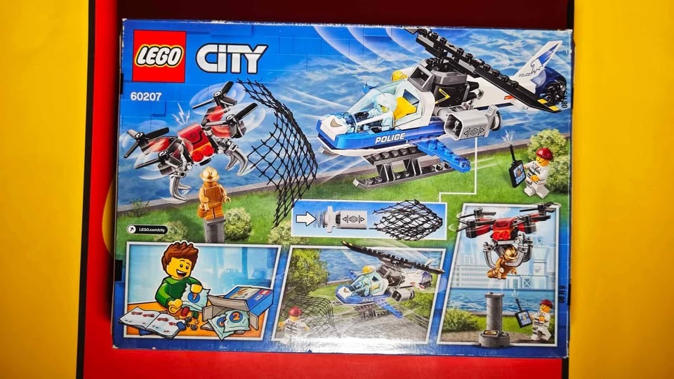 Lego City 60207 Sky Police Drone Chase w/ Golden Firefighter - photo 2