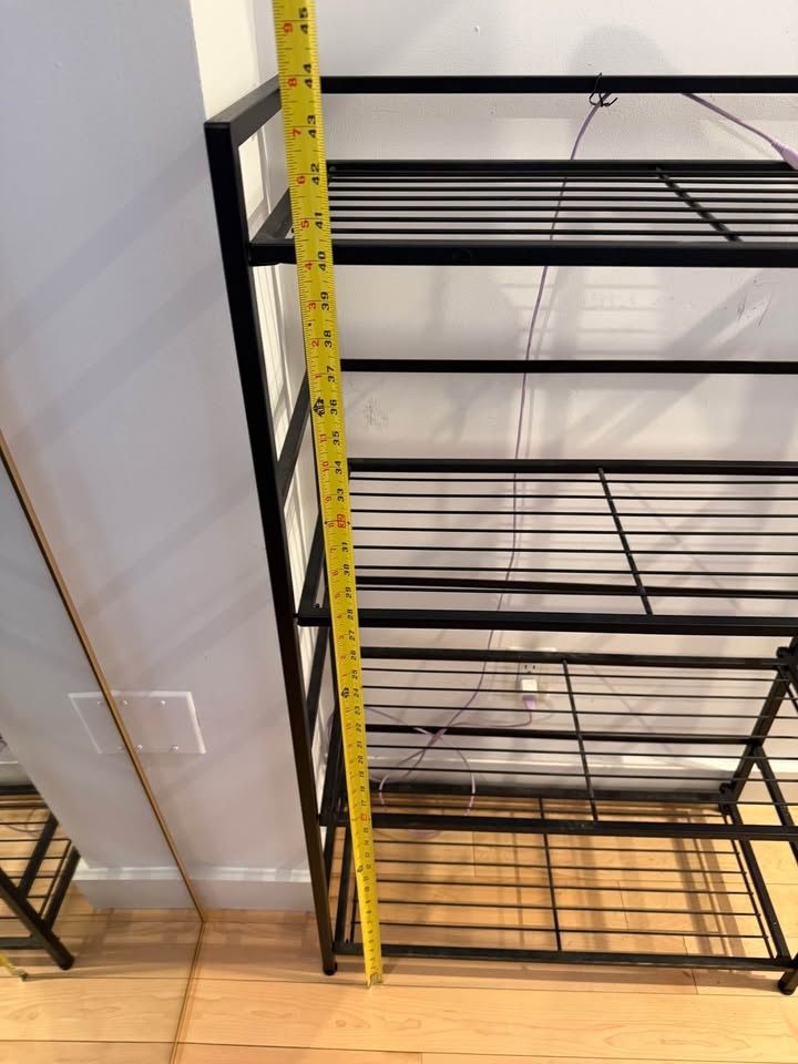 Iron shelving unit with baskets - photo 3