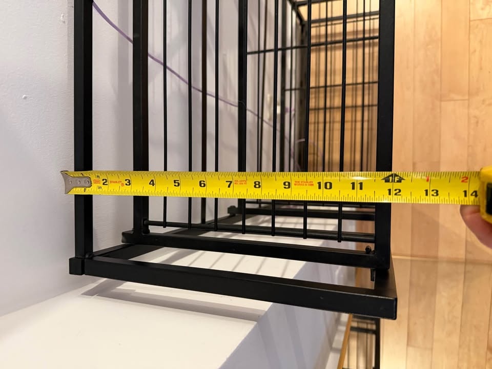 Iron shelving unit with baskets - photo 4