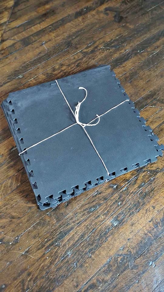 Black Interlocking Foam Mats (2x2 ft)