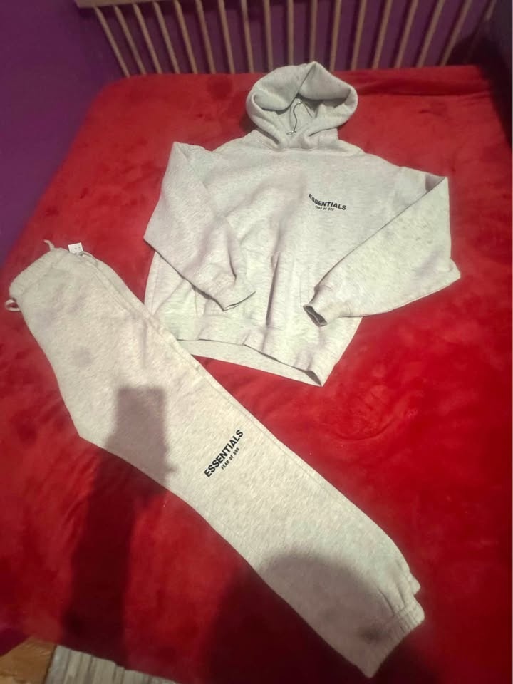 Essentials Set Light Oatmeal