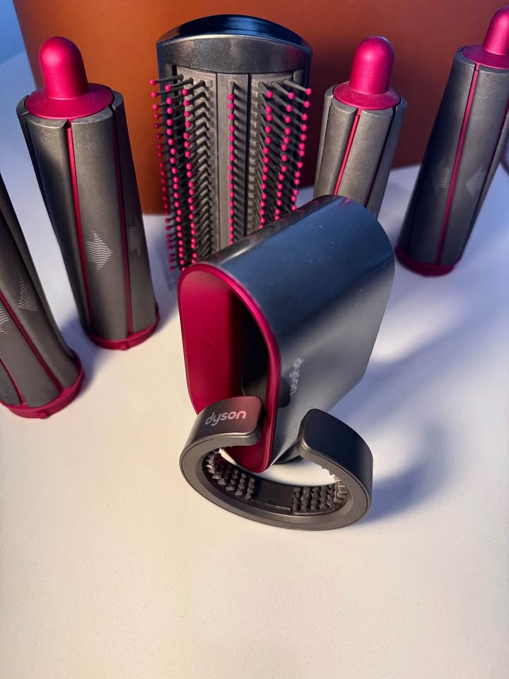 Dyson Airwrap Complete Hair Styler – Like New! - photo 3