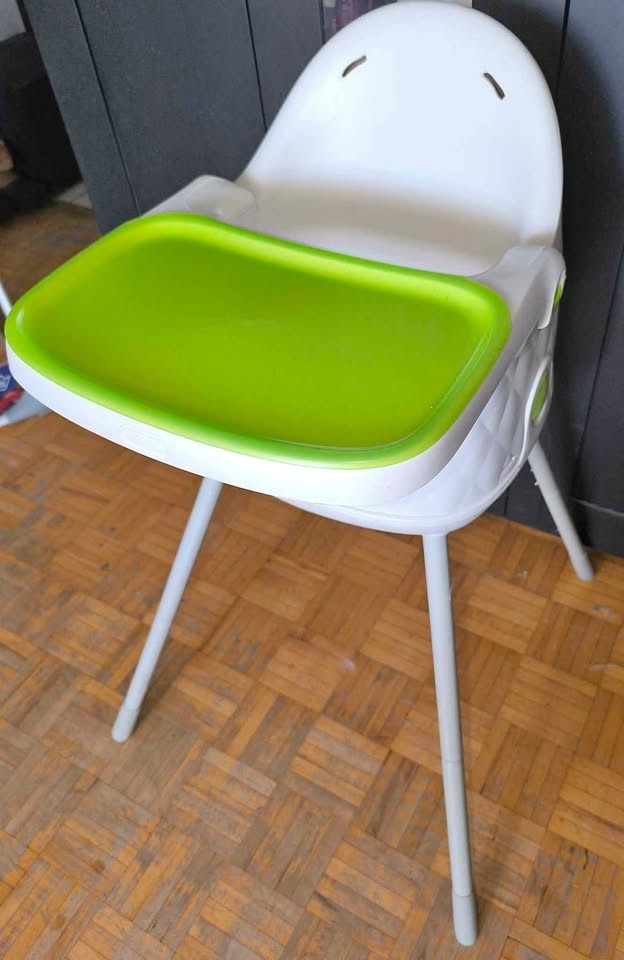 High chair for feeding