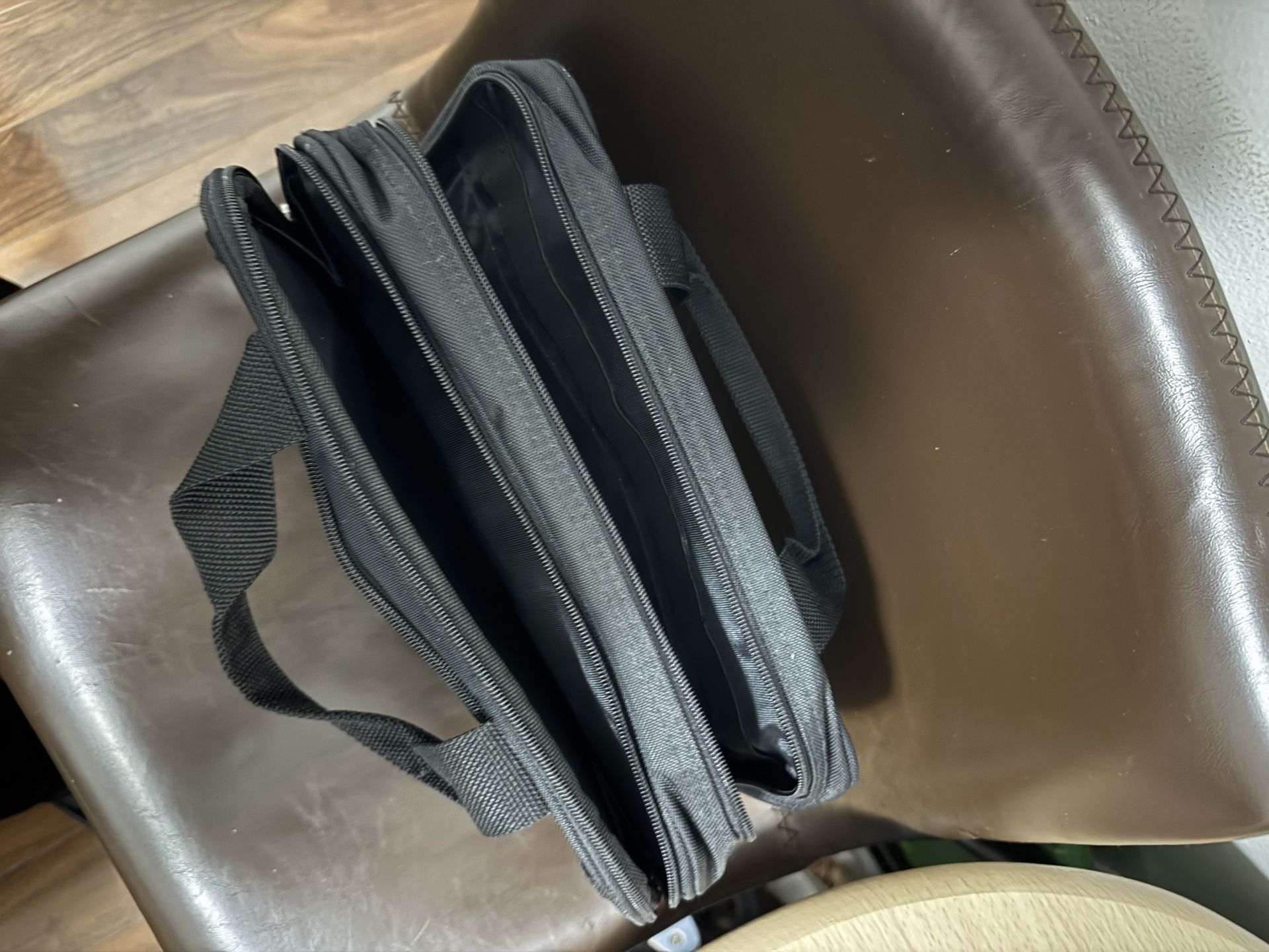 Traveler's Choice Toiletries Bag - photo 3