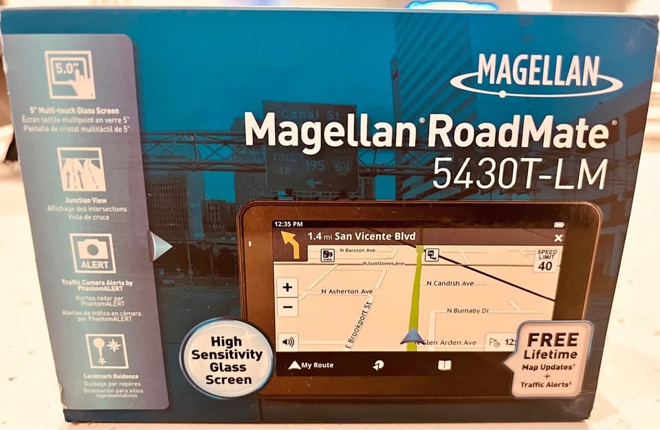 Magellan RoadMate 5430T-LM GPS - Like New, Open Box