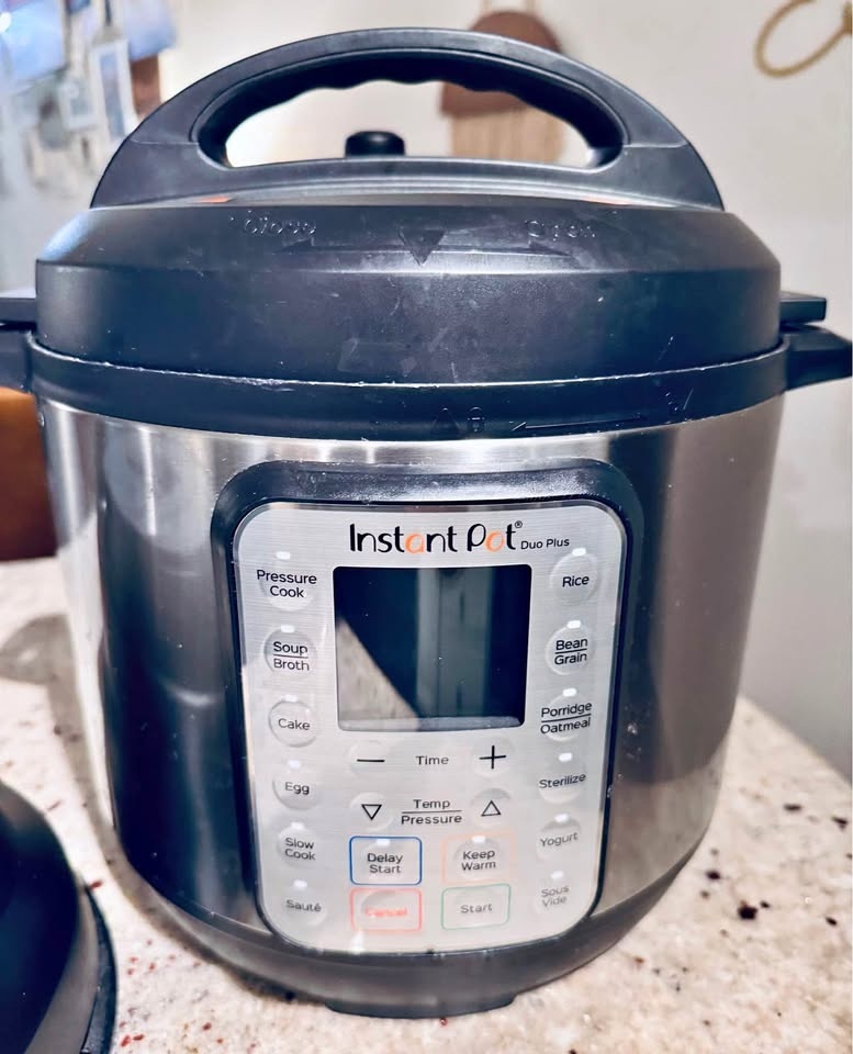 Instant Pot Duo Plus 6 Qt with Air Fryer Lid