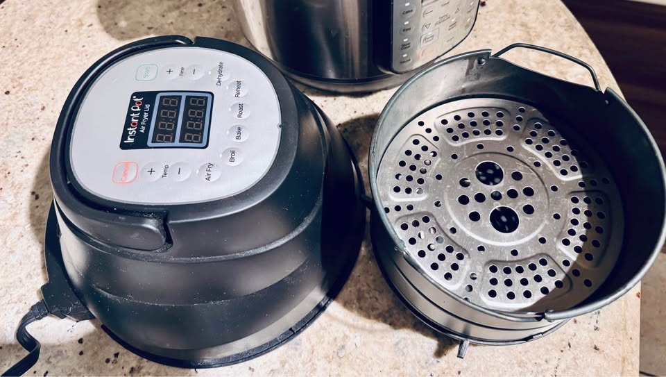 Instant Pot Duo Plus 6 Qt with Air Fryer Lid - photo 2