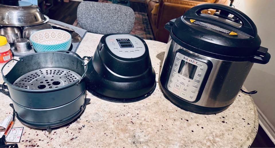 Instant Pot Duo Plus 6 Qt with Air Fryer Lid - photo 3