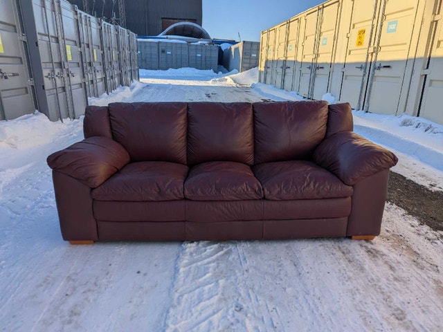 Premium Burgundy Leather Couch DELIVERY AVAILABLE - photo 2