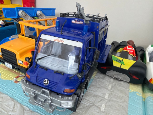Mercedes Benz Police Truck Majorette Toy - photo 2