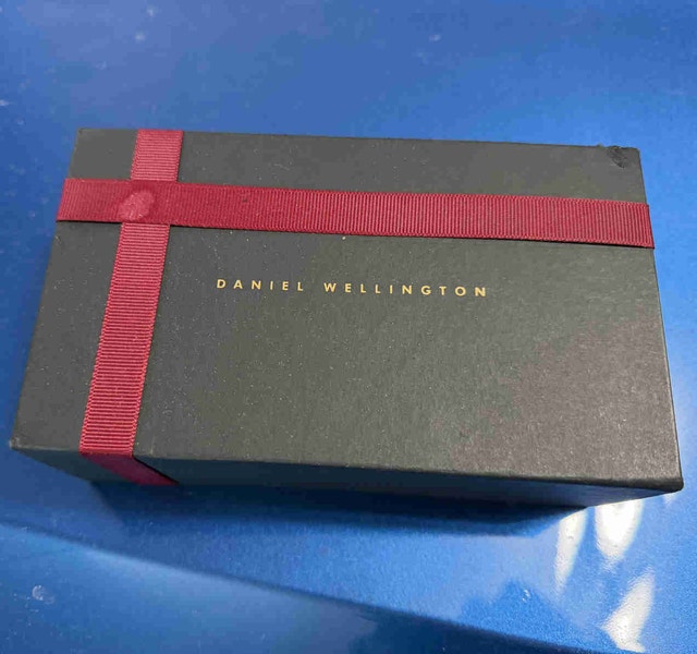 Daniel Wellington like new Gift box