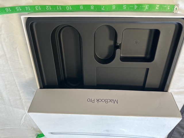 MacBook Pro genuine original Apple box - photo 5