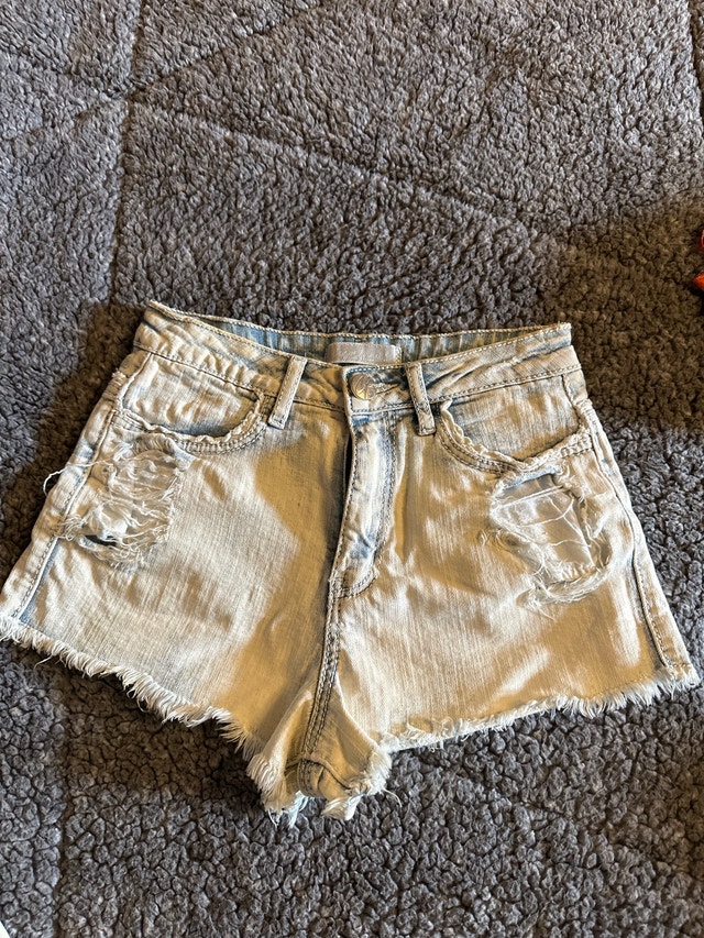 Vintage Daisy Dukes Denim Shorts - Size 3 - photo 2