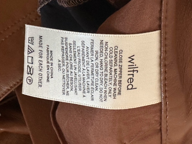 Wilfred Free Faux Leather Shorts Size 4 - photo 4