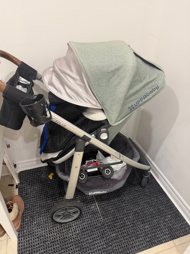 Uppababy Cruz Stroller - Good Condition