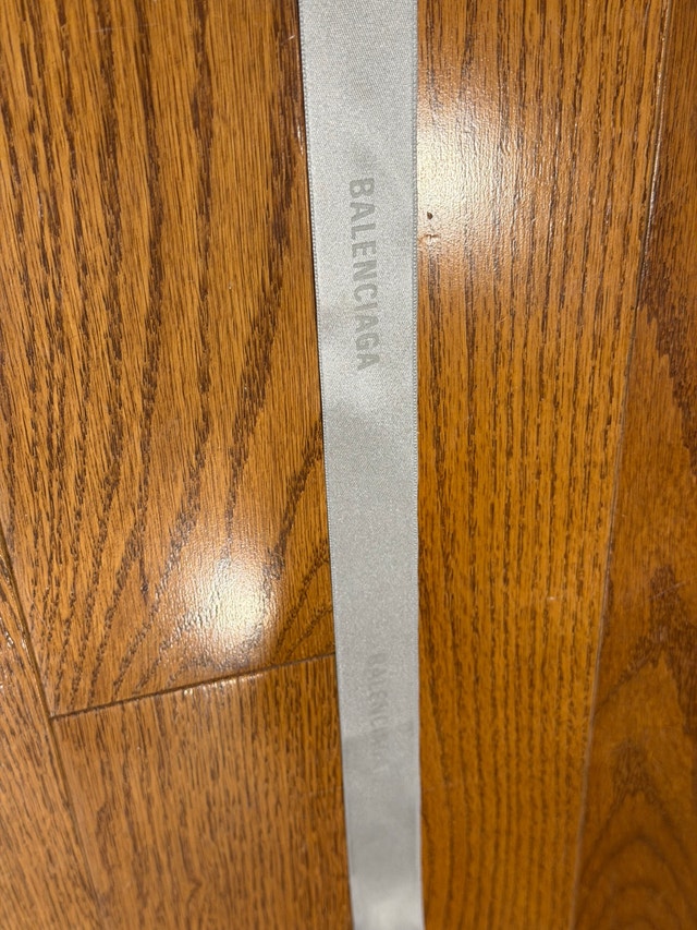 Balenciaga Authentic Gift Pack Fabric Ribbon - photo 4