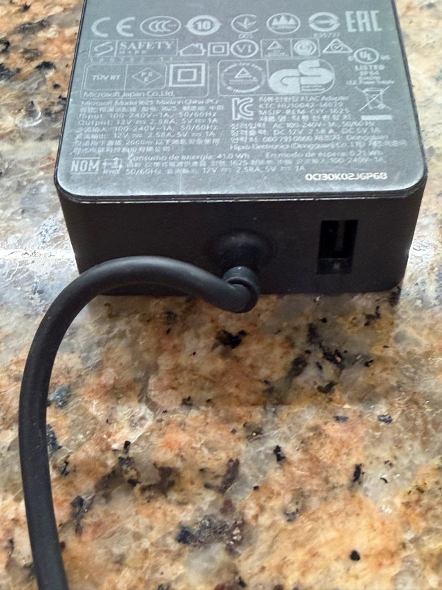 Microsoft 1625 Genuine Surface Pro Charger - photo 3