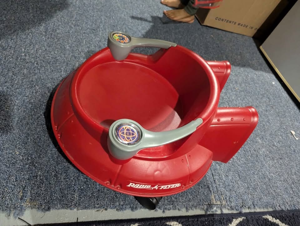 Radio Flyer Ride On Spin Saucer for Toddlers & Kids - photo 2