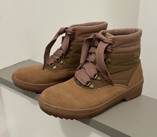 KEDS Women's Camp WINTER Boots - Size 8 - Brand New