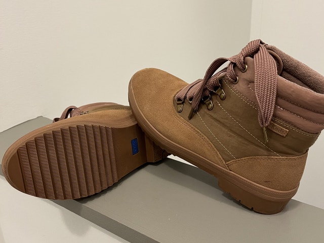 KEDS Women's Camp WINTER Boots - Size 8 - Brand New - photo 2