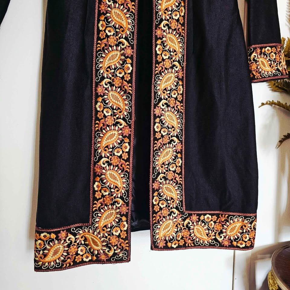 Kashmiri Style Embroidered Longline Duster Jacket Artisanal Hase - photo 3