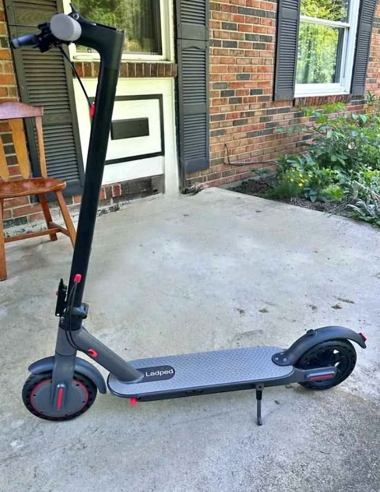 Electric Scooter 350W 36V (19 mph)