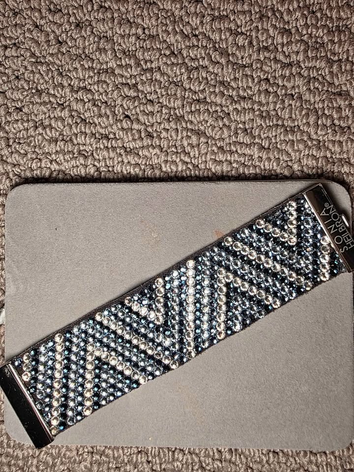 New Leather Bracelet with Crystals – Silver Clasp