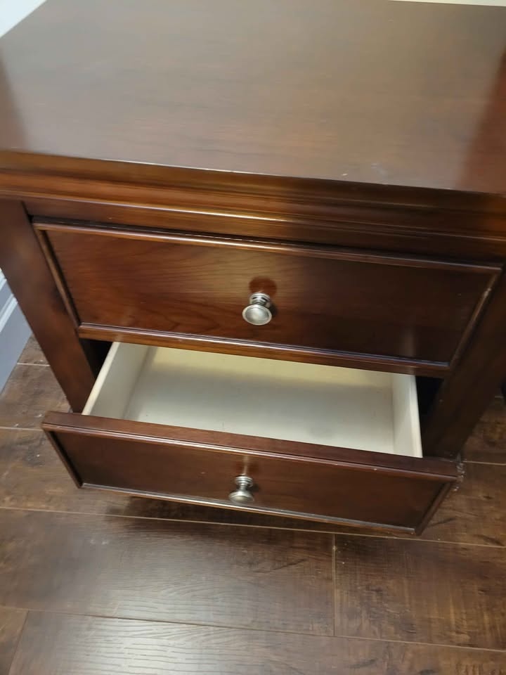 Dark Wood Dresser and Nightstand Set - photo 3