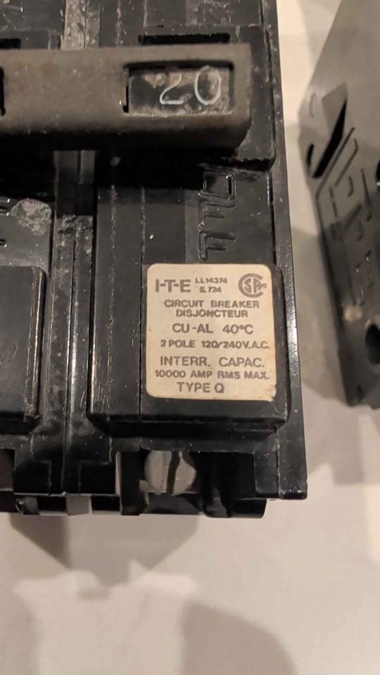 20 Amp Double Breakers - photo 2