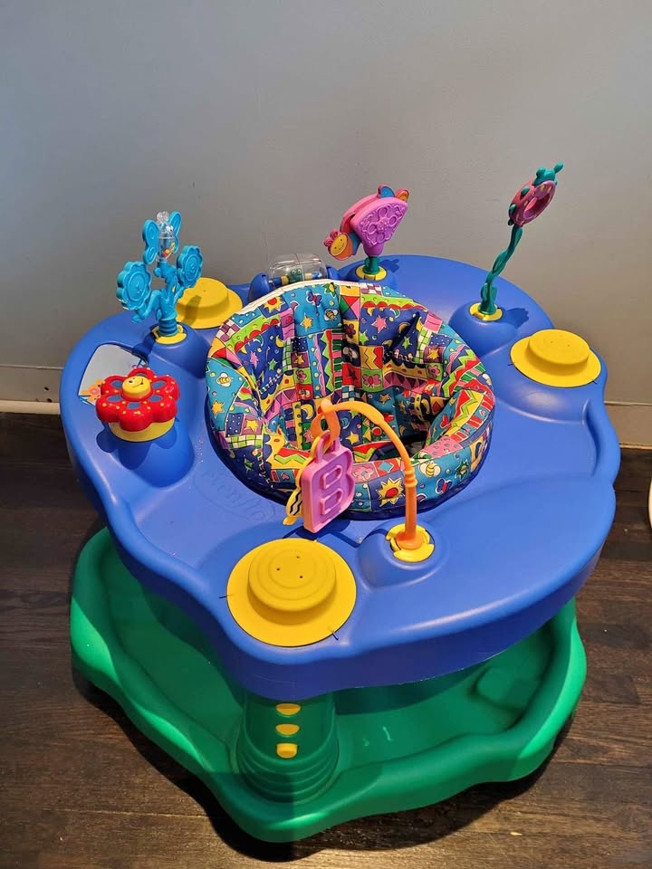 Evenflo Exersaucer Deluxe Activity Center