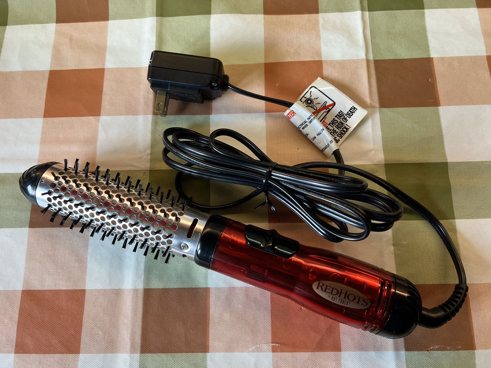 RED HOTS BY HOT TOOLS BLOWOUT STYLER