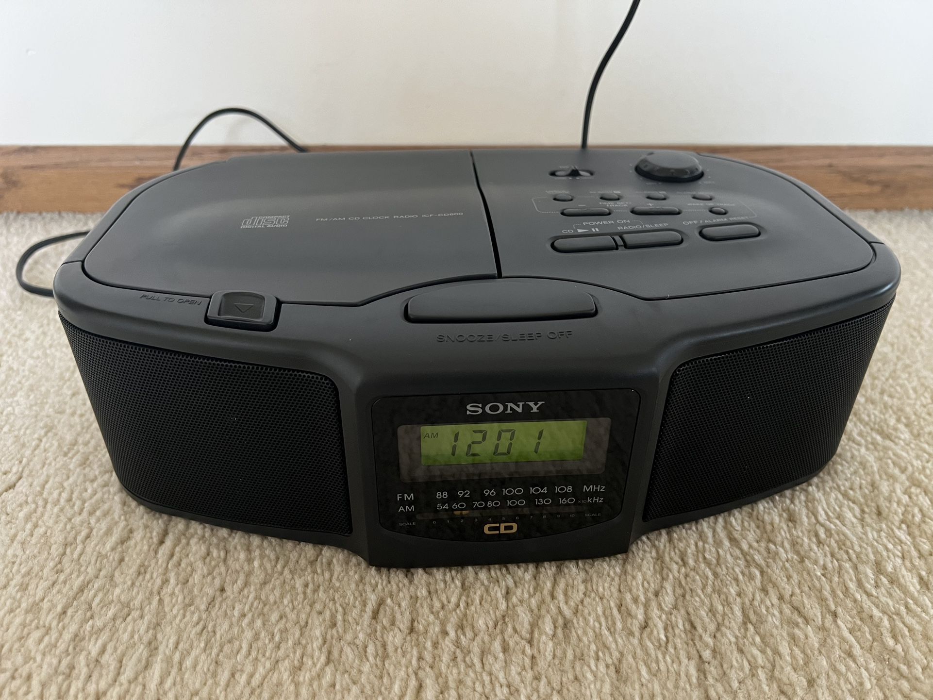 SONY AM/FM COMPACT DISC DUAL ALARM RADIO CD 800