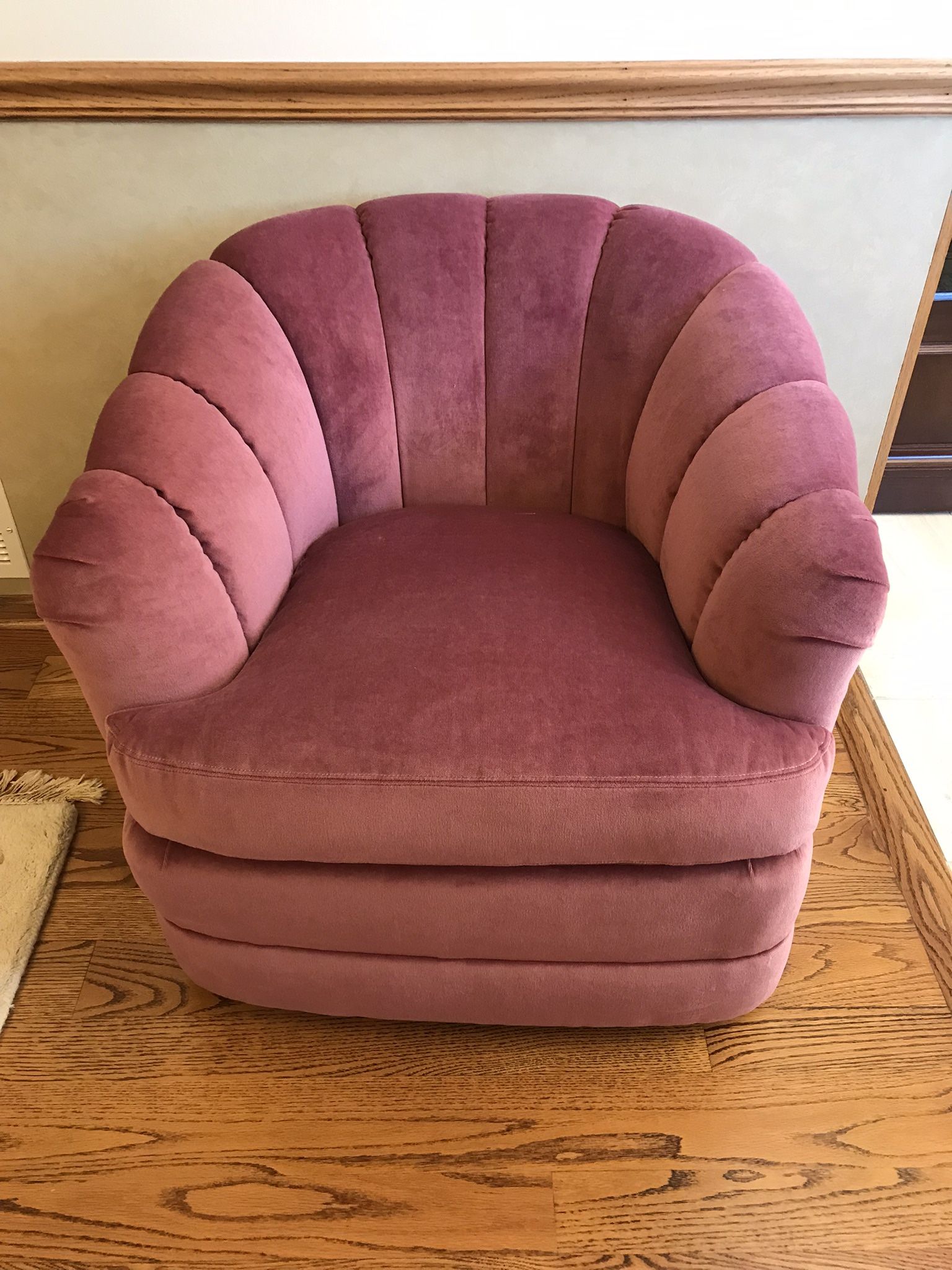 MUST SELL Ethan Allen Swivel Tub Chair - Mauve Velour
