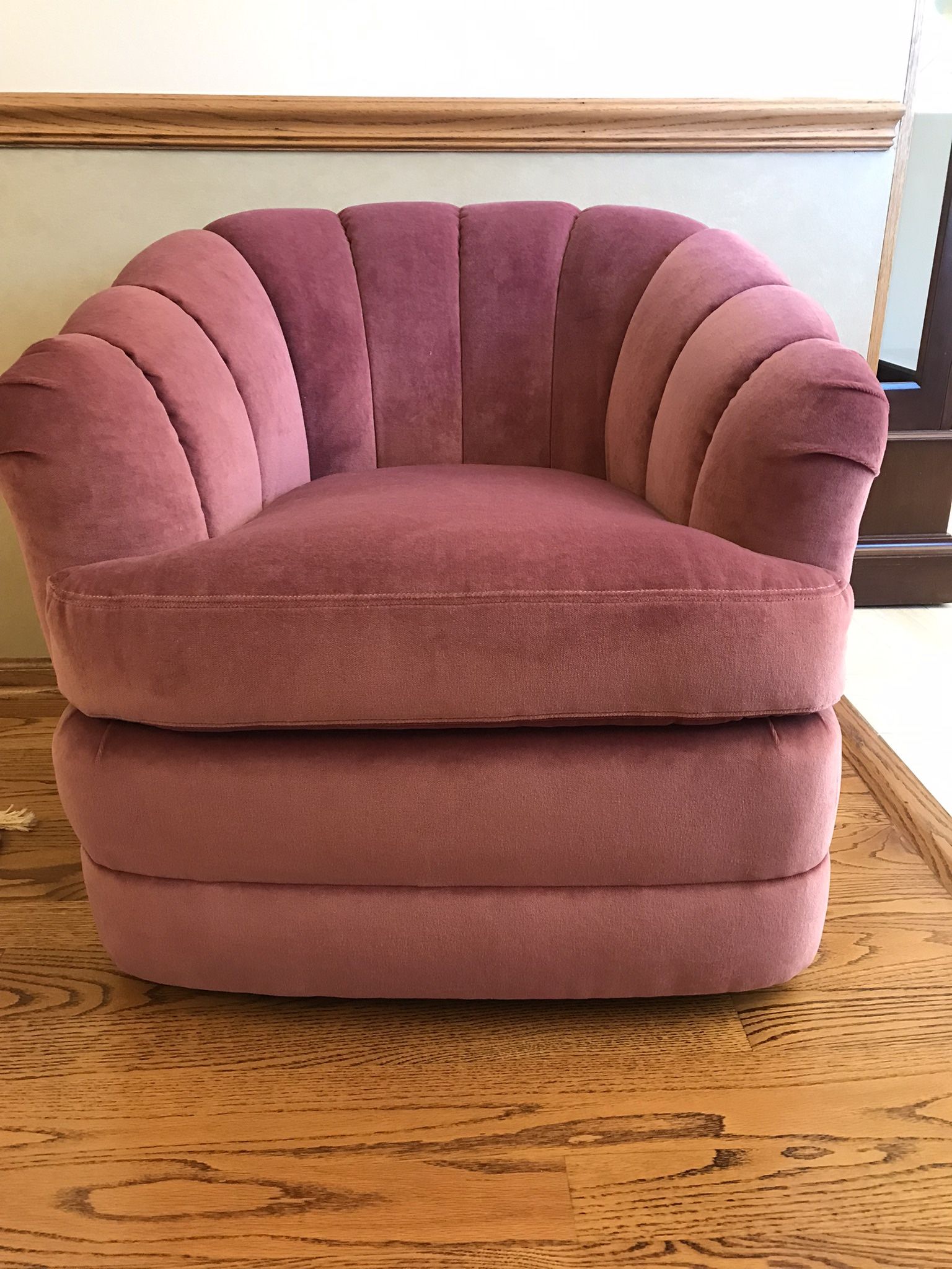 MUST SELL Ethan Allen Swivel Tub Chair - Mauve Velour - photo 2