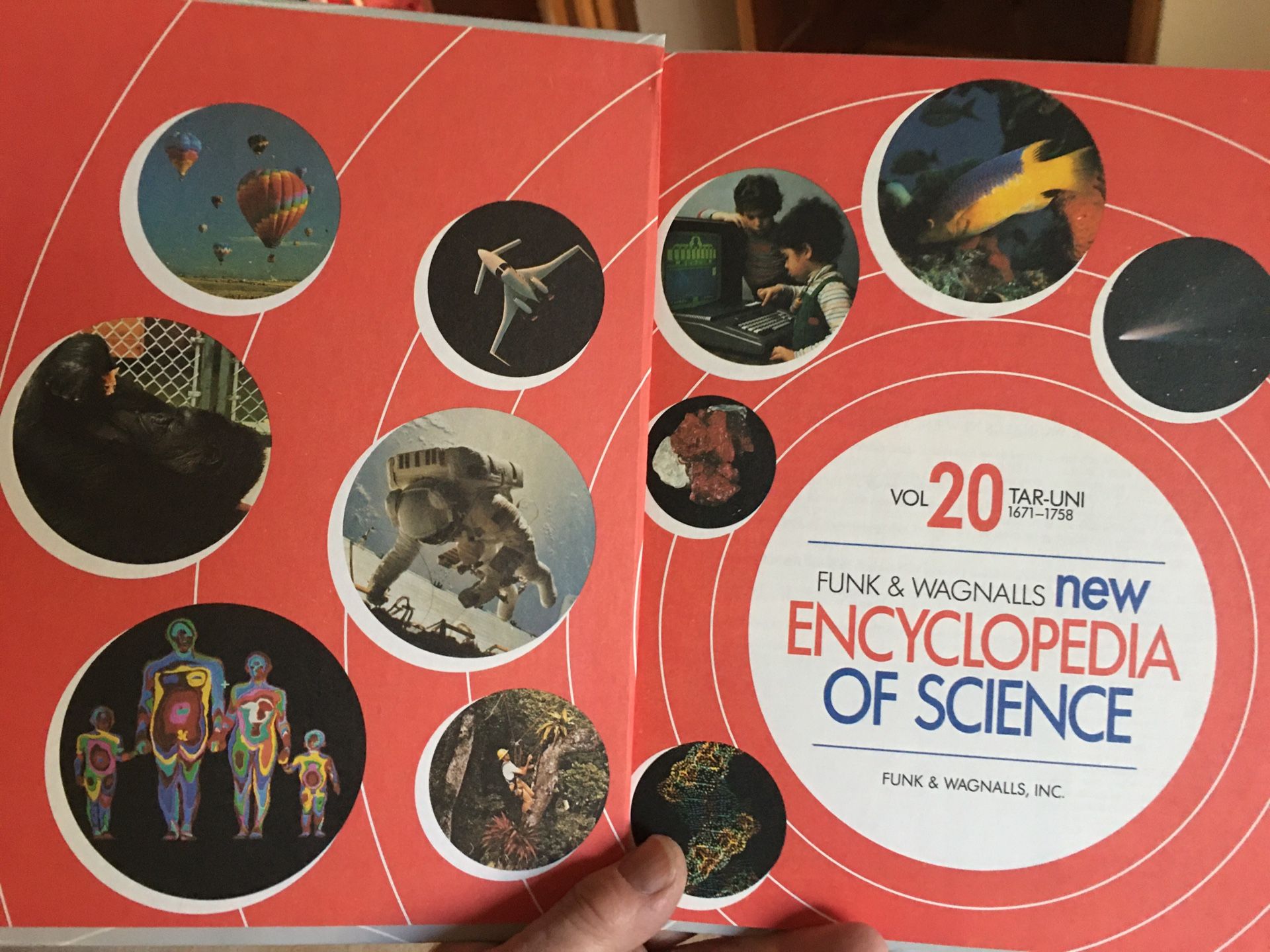 Funk & Wagnalls Science Encyclopedia 21 Vol. Set - photo 3