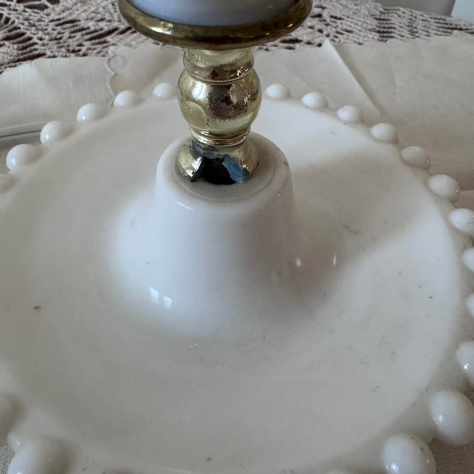 Vintage Milk Glass Table Lamp - photo 5