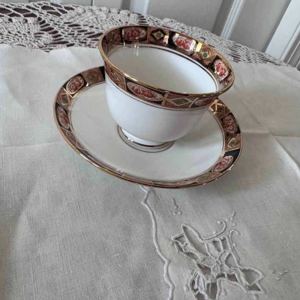 Royal Albert "Imari" Teacup and Saucer - photo 3